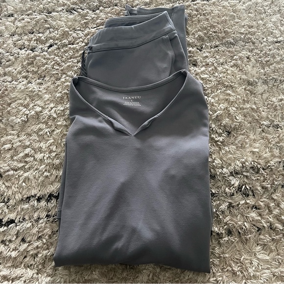 Jaanuu Scrub set - Picture 3 of 7